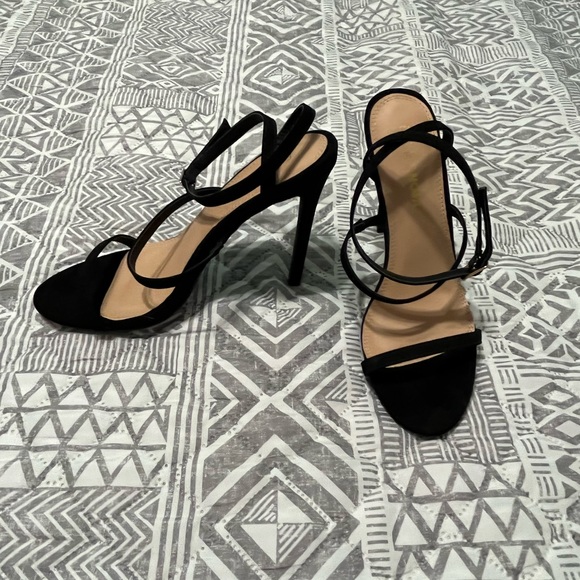 Black High Heels - Picture 5 of 5